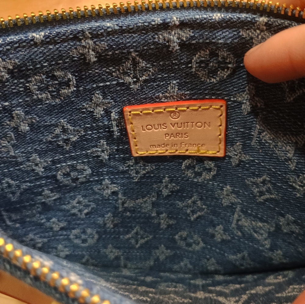 denim fashion inspired wristlet - Picture 4 of 4